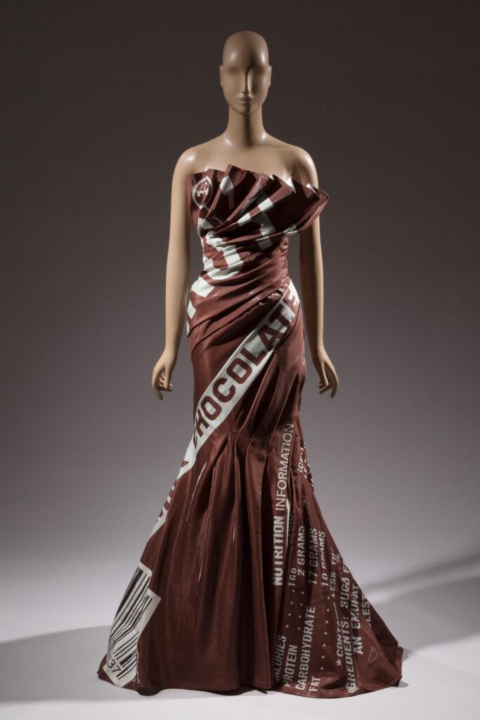 Moschino, chocolate bar gown, Fall 2014, © The Museum at FIT.