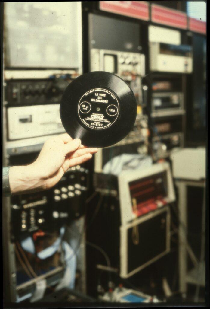 The 33 rpm record The Voice of the Computer, published by STET in 1978 to celebrate the MUSA project. All images courtesy TIM Archive.