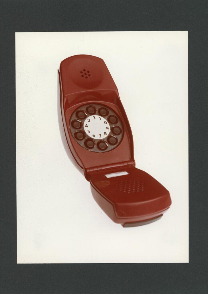 Additional telephone “Grillo”, produced by SIT-Siemens (STET group) for SIP,
designed by Sapper and Zanuso, 1965. All images courtesy TIM Archive.